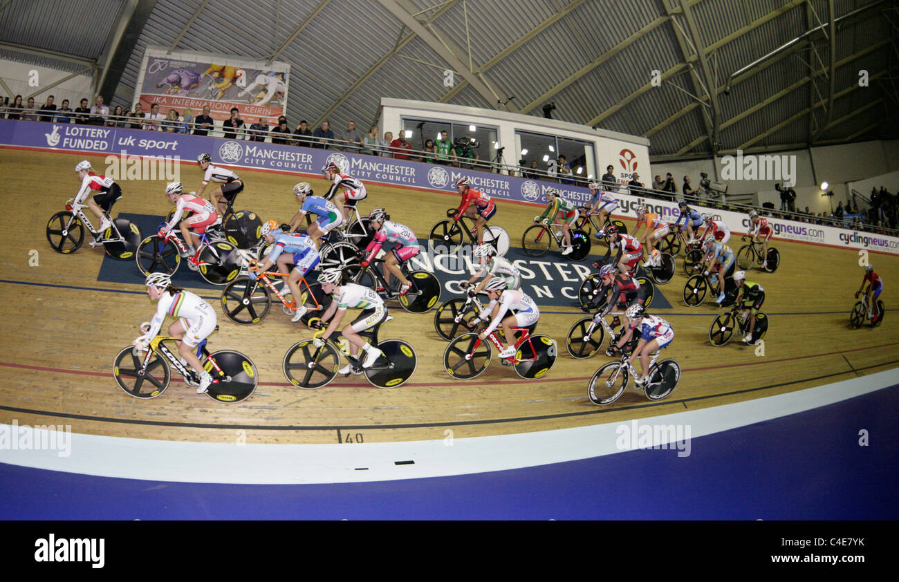 Course Scratch femmes UCI finale de la Coupe du Monde de Cyclisme sur Piste Vélodrome de Manchester uk 19 févr. 2011 Banque D'Images