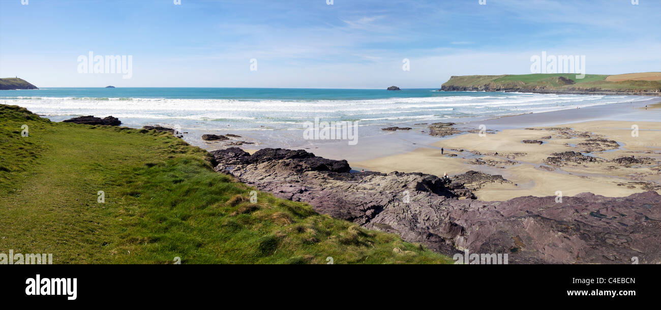 Plage de Polzeath à la pointe nord des Cornouailles Pentire, printemps, soleil, England, UK, FR, Îles britanniques, Grande-Bretagne, Banque D'Images