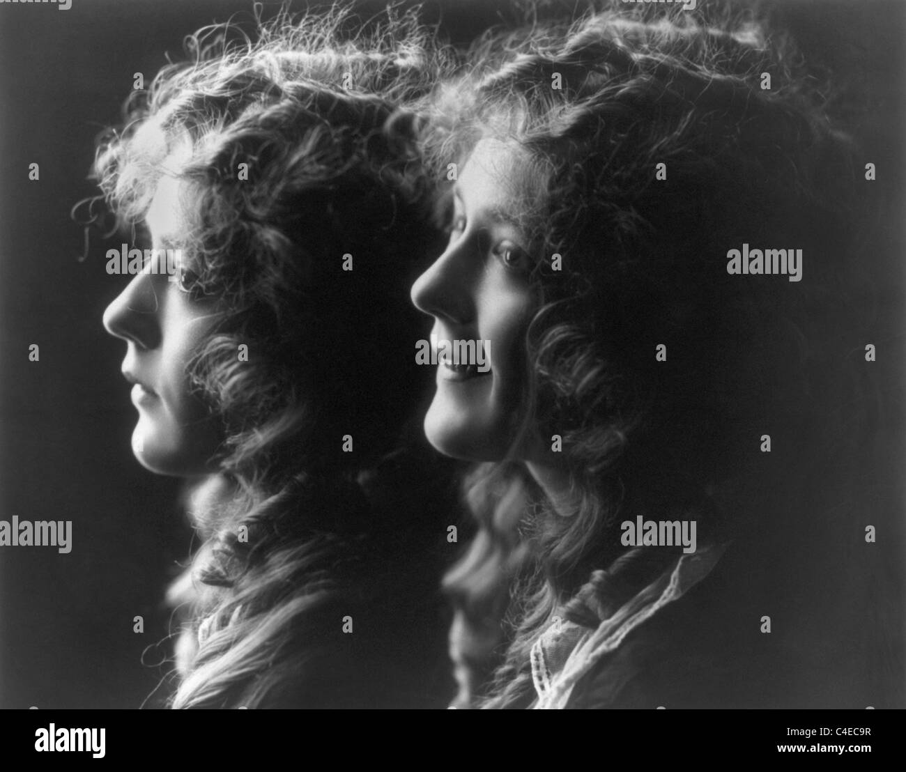Vintage photo composite c1914 de l'actrice Mary Pickford (1892 - 1979) portrait avec deux images côte à côte. Banque D'Images