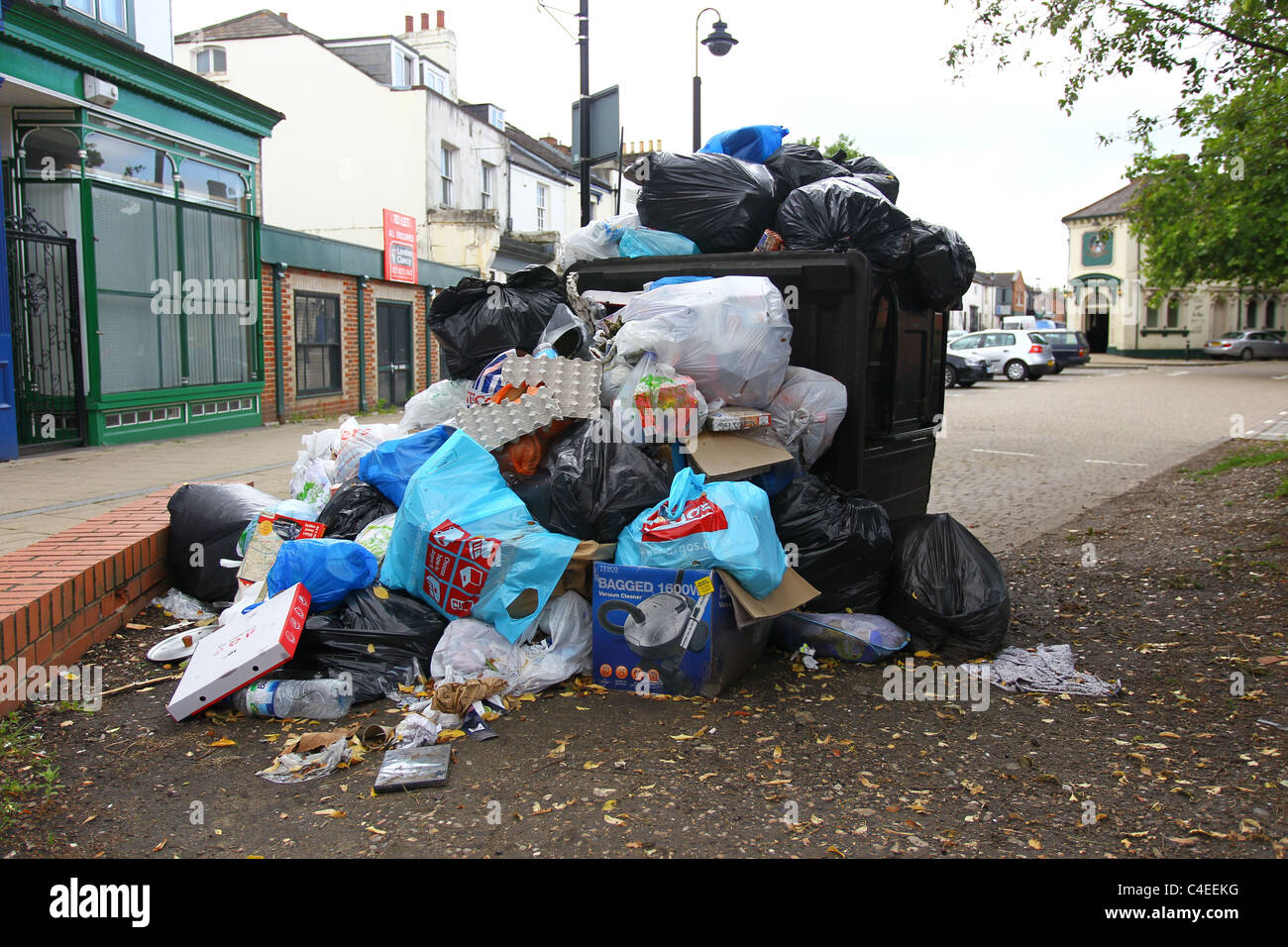Déchets Déchets Déchets déchets dans la rue à la suite de grève par les collectionneurs Banque D'Images