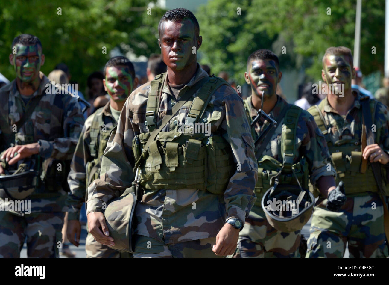 Montrer des forces françaises à la réunion de parachutistes Banque D'Images