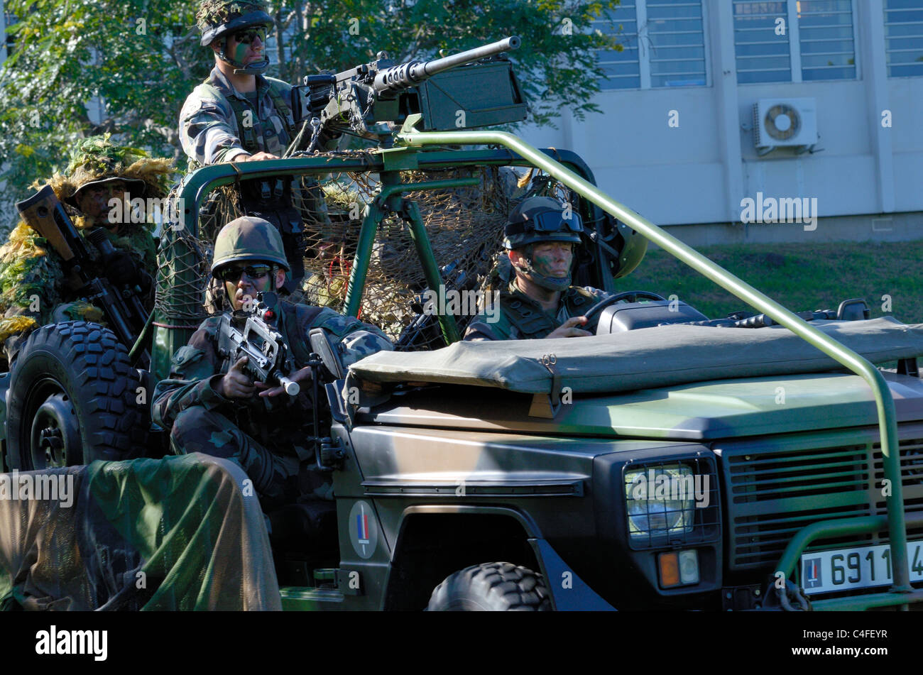 Montrer des forces françaises à la réunion de parachutistes Banque D'Images