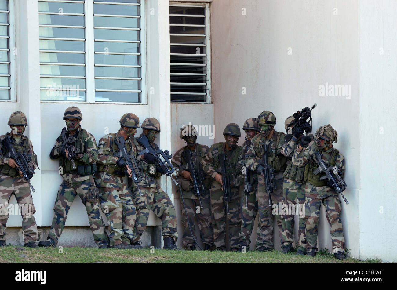 Montrer des forces françaises à la réunion de parachutistes Banque D'Images