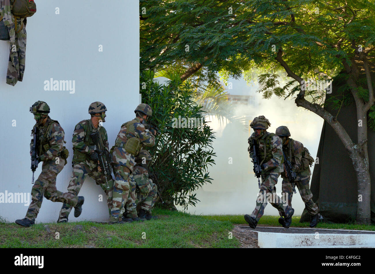 Montrer des forces françaises à la réunion de parachutistes Banque D'Images