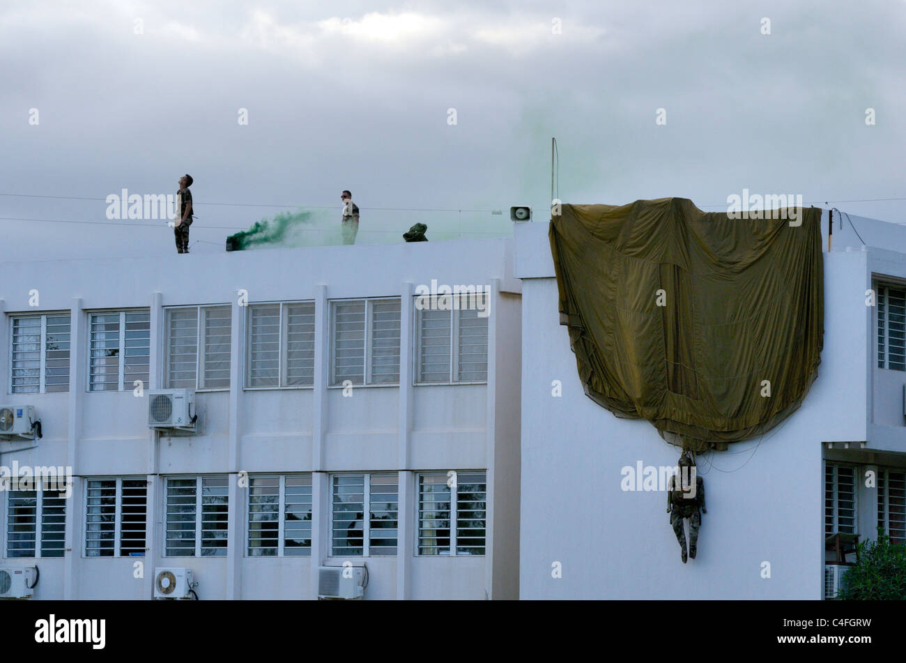 Montrer des forces françaises à la réunion de parachutistes Banque D'Images