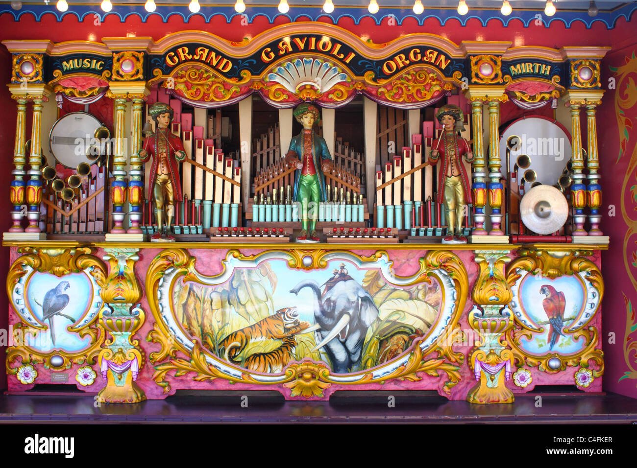 'Roi' Carnaval, foire Gavioli orgue à un rassemblement à la vapeur d'Antrim, en Irlande du Nord. Banque D'Images