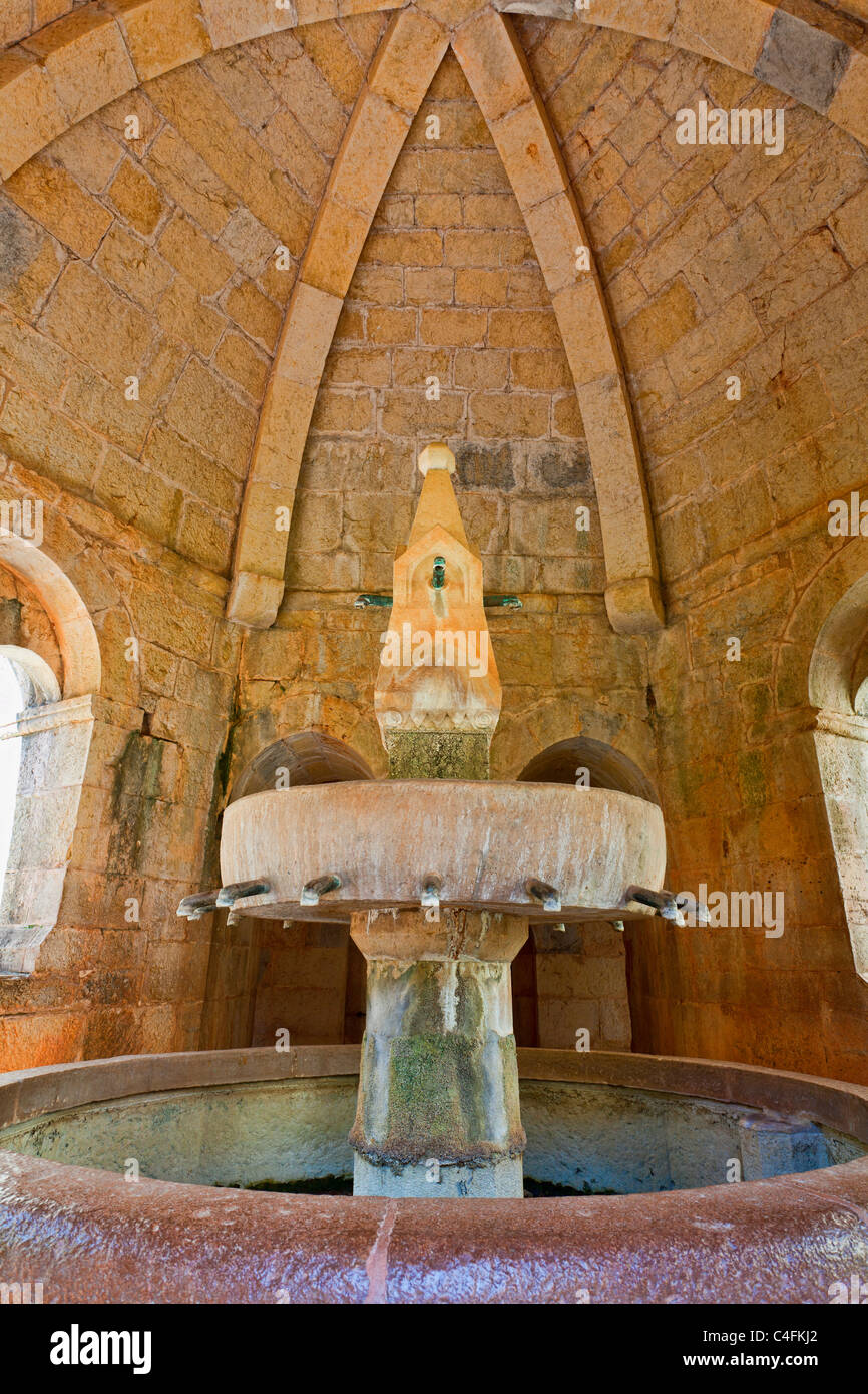 France, Var (83), Le Thoronet Abbaye cistercienne, La Fontaine Banque D'Images