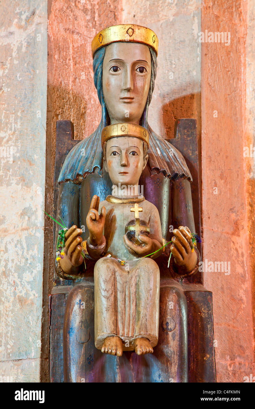 France, Var (83), Le Thoronet Abbaye cistercienne, la Sculpture de la Vierge Marie et l'enfant Banque D'Images