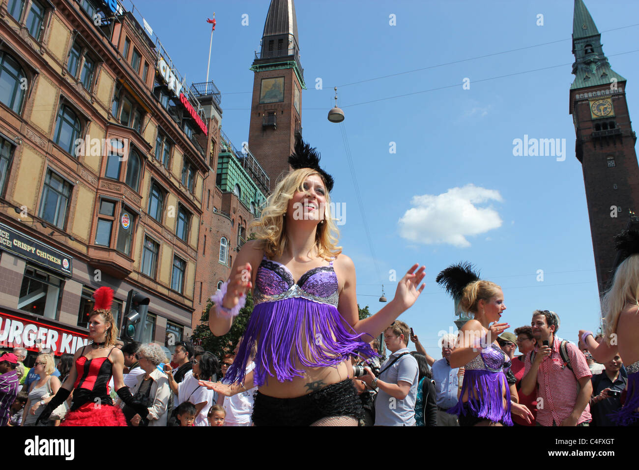 Les danseurs de samba dans le Carnaval de Copenhague de juin 2011. Banque D'Images