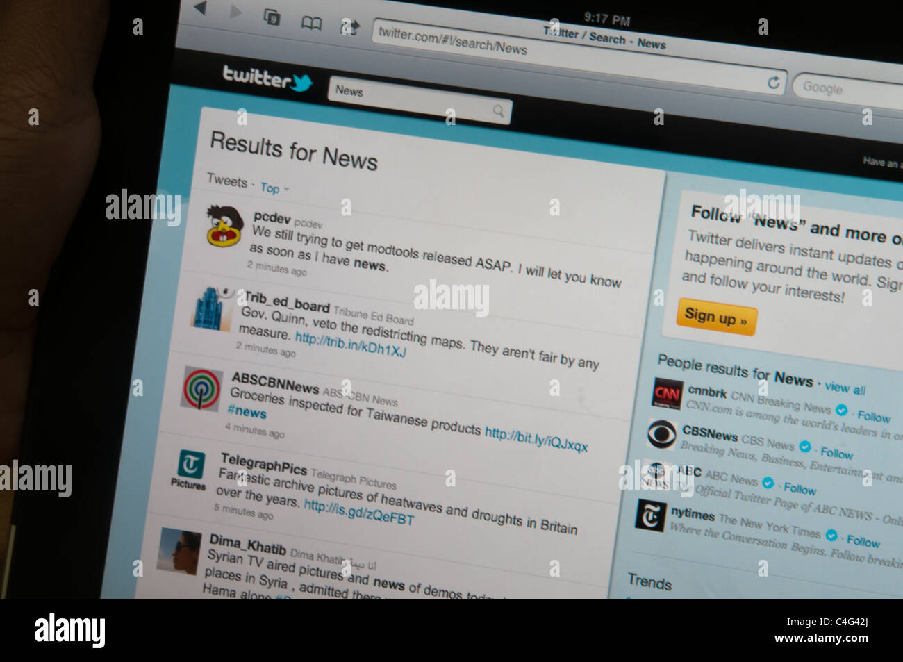 Twitter news gros plan sur ipad Banque D'Images