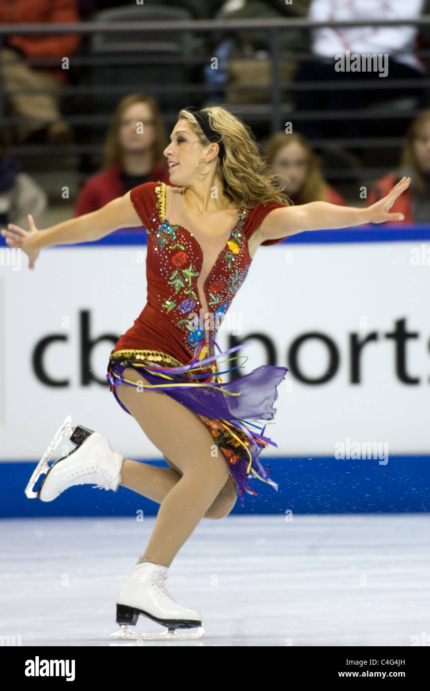 Sarah Arnold et Justin Trojek font concurrence à la BMO - Patinage Canada 2010 championnats nationaux à London, Ontario, Canada. Banque D'Images