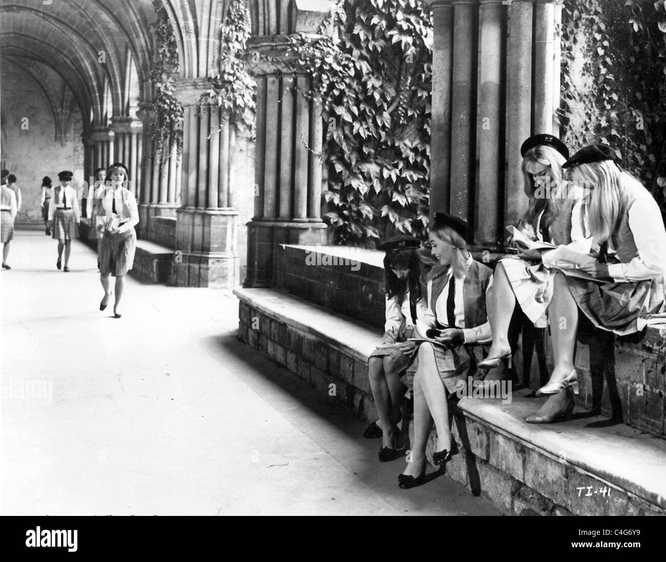 Thérèse et Isabelle (1968) RADLEY METZGER (DIR) ESSY PERSSON, ANNA GAEL 002 MOVIESTORE COLLECITION LTD Banque D'Images