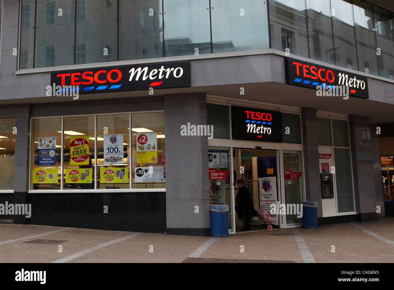 Tesco Metro en centre-ville de Leeds Banque D'Images