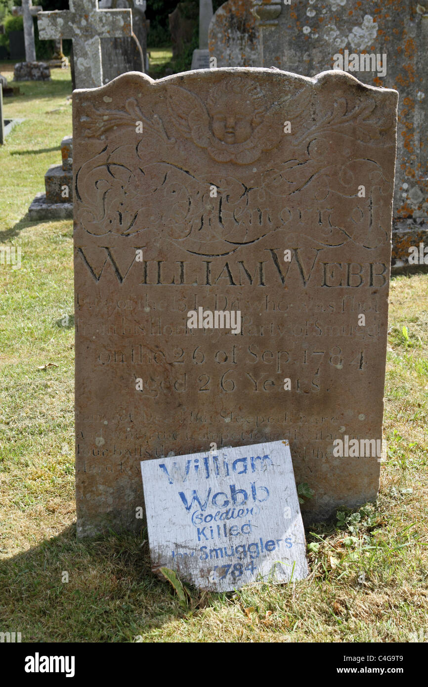 Tombe de William Webb (soldat), tués par des contrebandiers en 1784 - l'église St Mary vierge - Old Hunstanton, Norfolk, Angleterre Banque D'Images