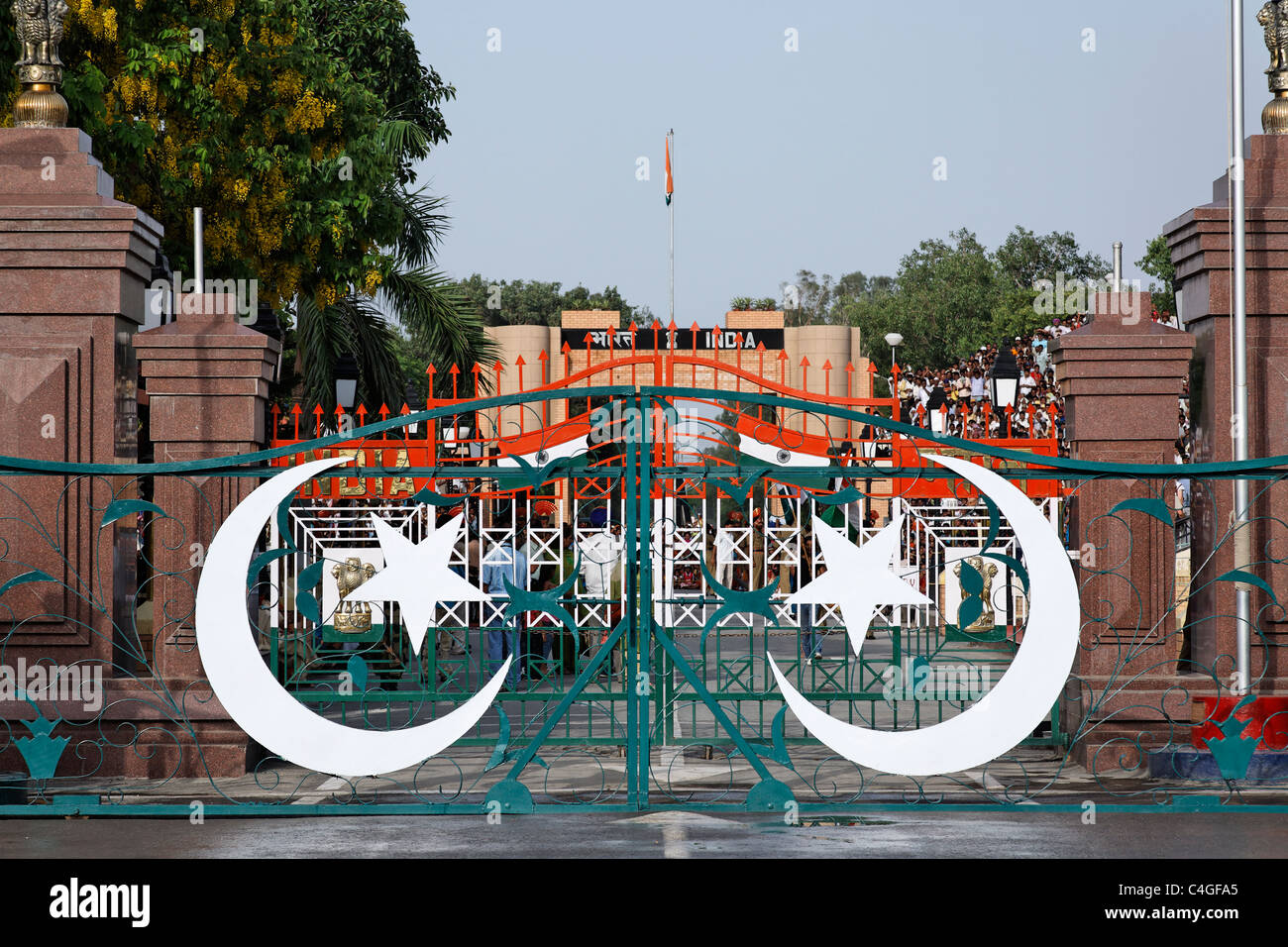 - Pakistan - Punjab Wagah - portes de la frontière entre le Pakistan et l'Inde Banque D'Images