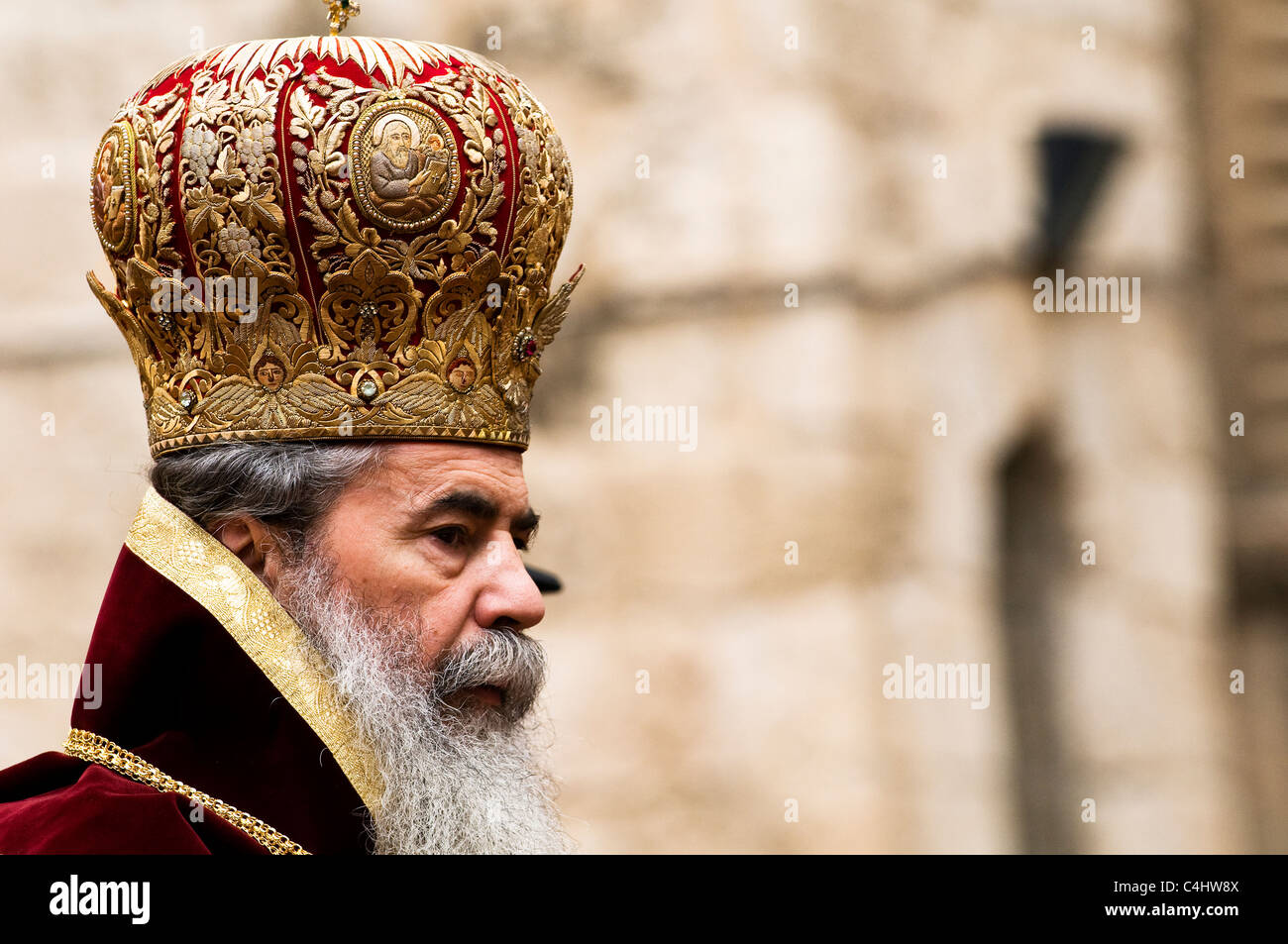 Portrait du patriarche orthodoxe grec de Jérusalem portant un chapeau  traditionnel au cours de la 'lavement des pieds' cérémonie Photo Stock -  Alamy