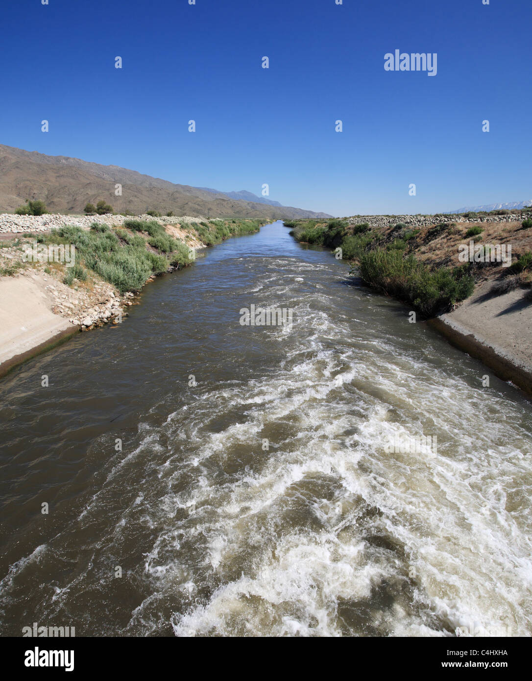 Le début de l'Aqueduc de Los Angeles où l'eau provient de l'Owens River Banque D'Images