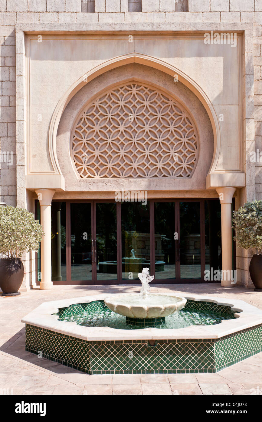D'une fontaine au Souk Madinat Jumeirah à Dubai, UAE. Banque D'Images