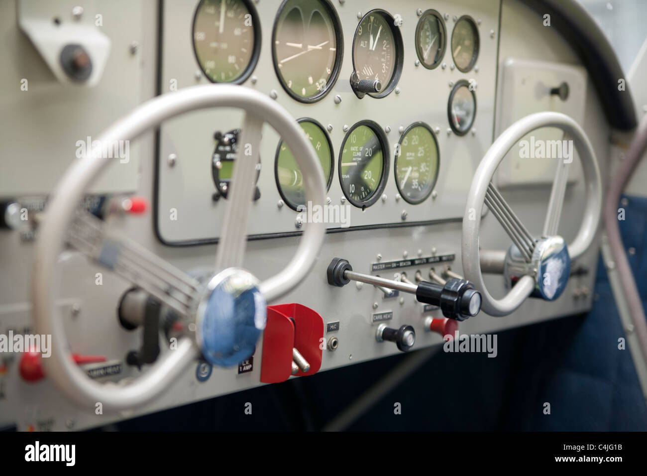 Lumière rouge Berline Aeronca Aircraft Avion Cockpit Banque D'Images