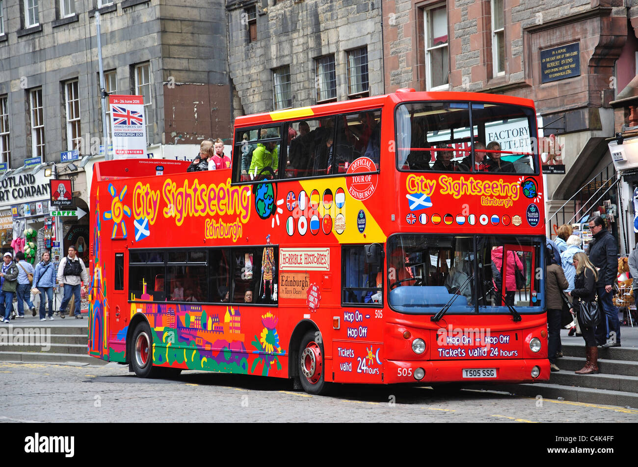 City bus de tourisme, Royal Mile, Vieille Ville, Edinburgh, Lothian, Ecosse, Royaume-Uni Banque D'Images