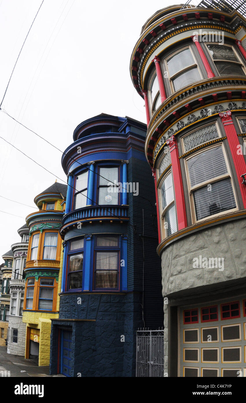 Maisons colorées dans la région de Haight Ashbury de San Francisco, Californie, USA Banque D'Images