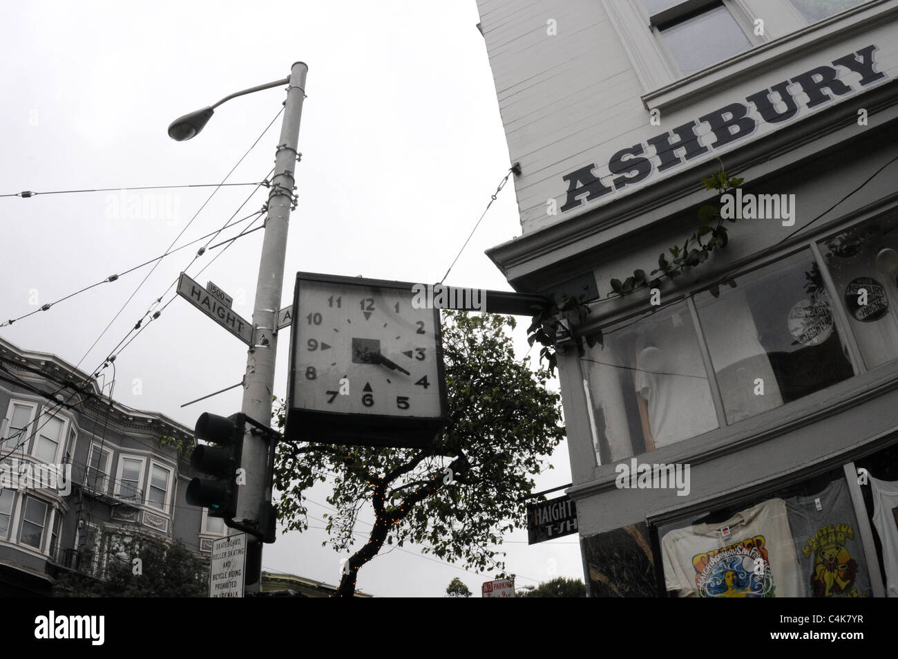 Le 4:20 horloge dans le coin de Haight Ashbury, San Francisco, Californie, Décembre 2010 Banque D'Images