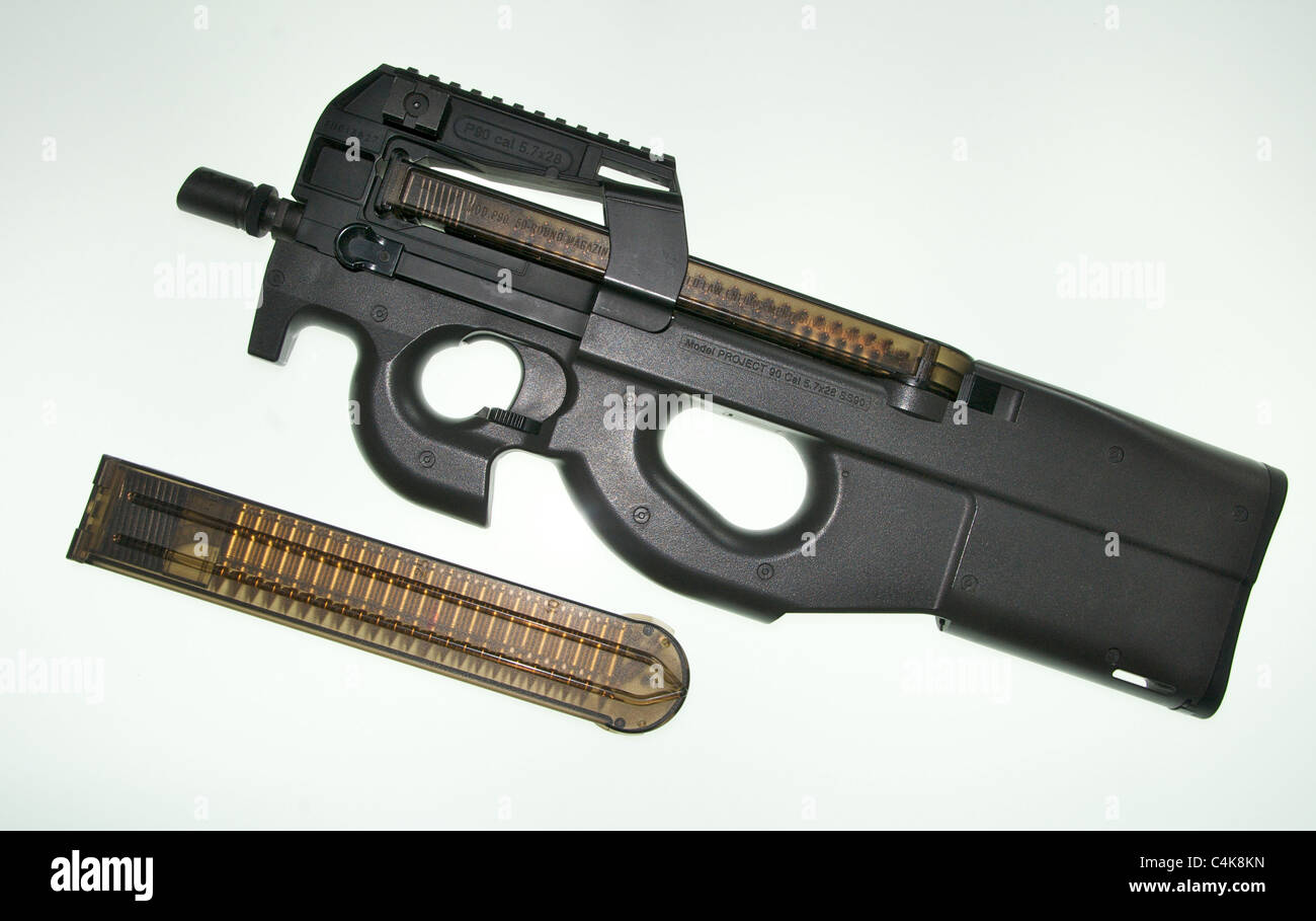 Le FN P90 est une arme de défense personnelle d'incendie (SPP) conçue et fabriquée par la FN Herstal en Belgique. Banque D'Images