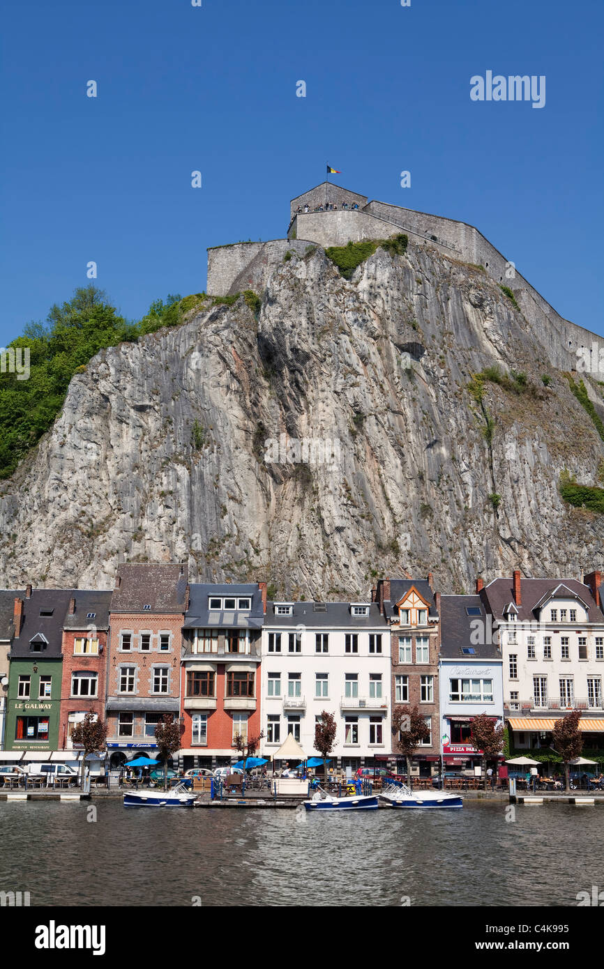 Collégiale Notre-Dame de Dinant, La Citadelle et sur la Meuse, Namur, Wallonie, Belgique Banque D'Images