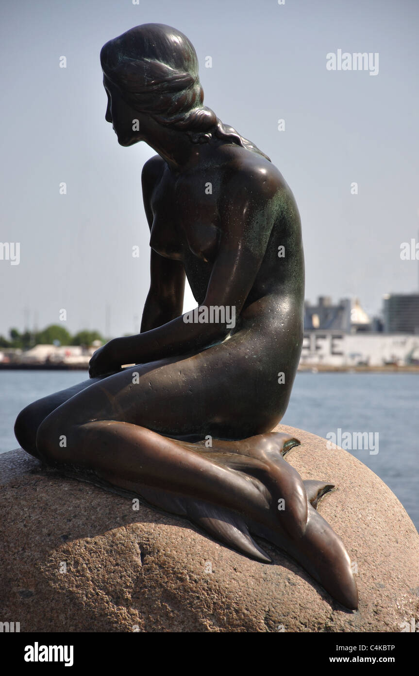 La statue de la petite Sirène (Den Lille Havfrue), Copenhague (Kobenhavn), Royaume du Danemark Banque D'Images La statue de la petite Sirène (Den Lille Havfrue), Copenhague (Kobenhavn), Royaume du Danemark Banque D'Images