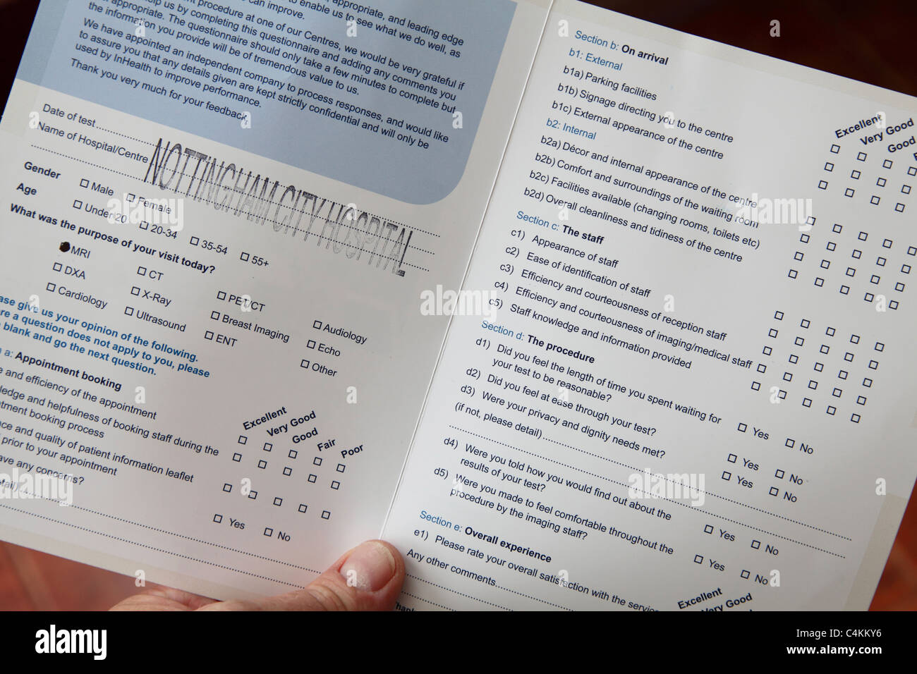 A Nottingham City Hospital patient satisfaction survey. Banque D'Images