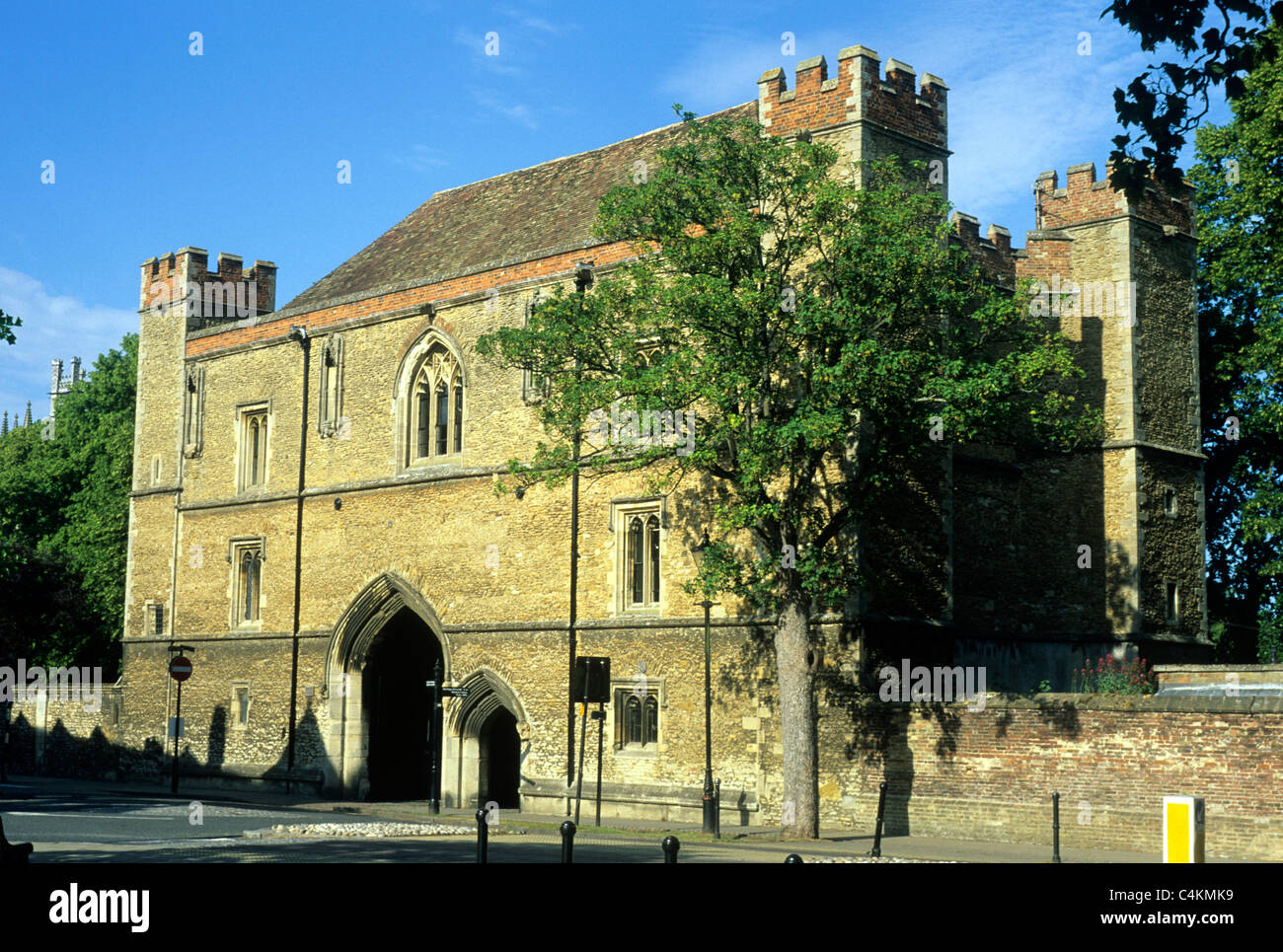 Uzès, La Porta 2, Porte de Walpole, monastère du 14ème siècle gatehouse médiéval bâtiments bâtiment monastique en anglais Banque D'Images