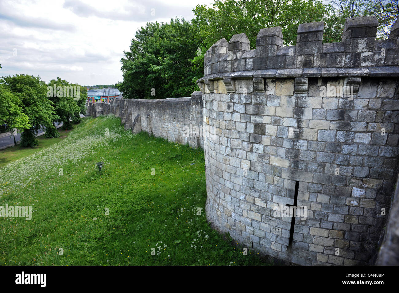 Les murs médiévaux qui entourent la ville de York Banque D'Images