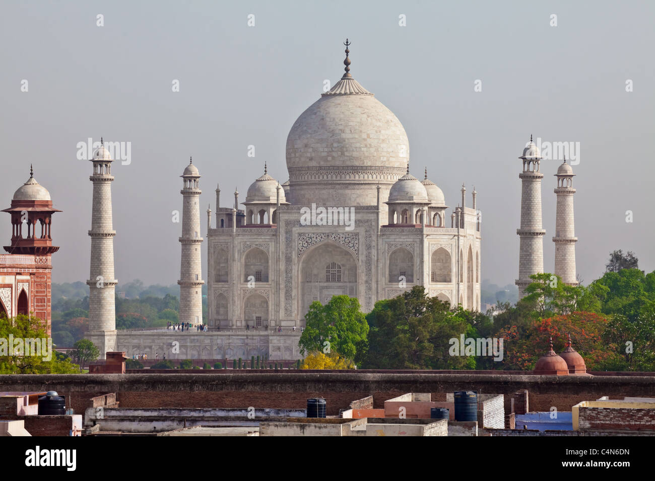 Le Taj Mahal est un mausolée situé à Agra, en Inde. C'est l'une des plus reconnaissables de structures dans le monde. Banque D'Images
