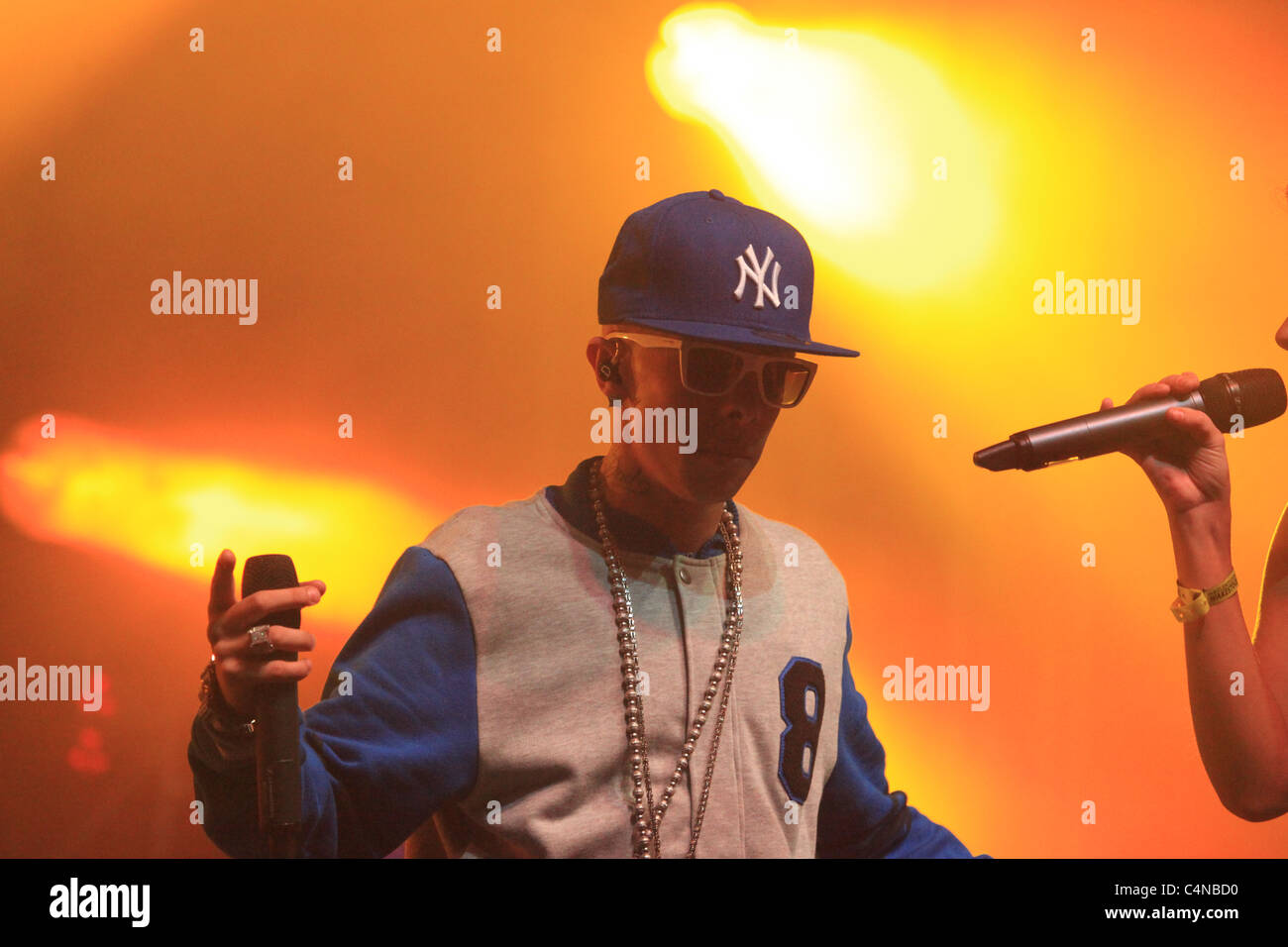 N dubz effectuant au festival wakestock 2010 dans le nord du Pays de Galles Banque D'Images N dubz effectuant au festival wakestock 2010 dans le nord du Pays de Galles Banque D'Images