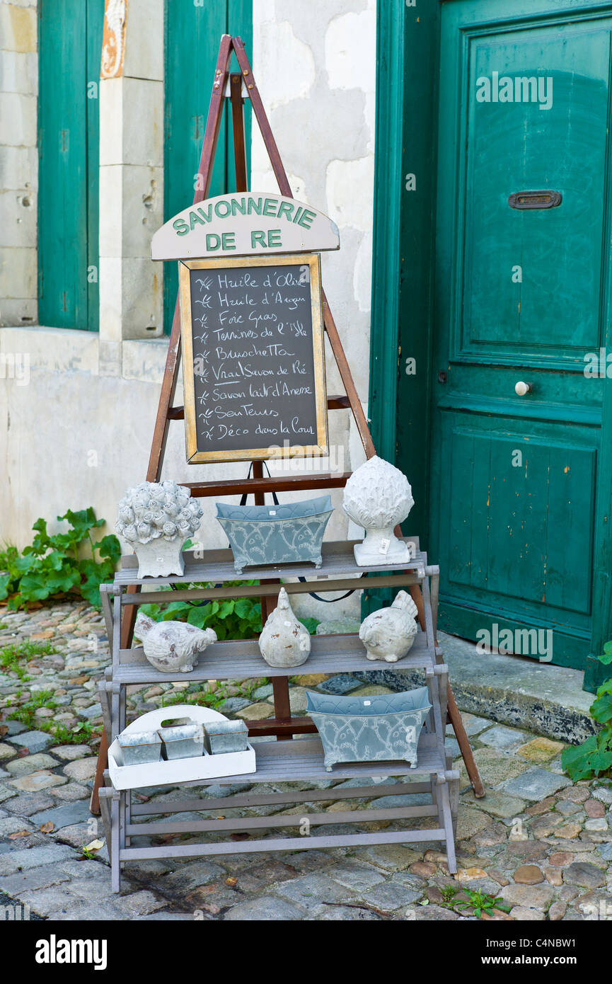 Savonnerie de Re boutique de souvenirs à St Martin de Re, Ile de Re, France  Photo Stock - Alamy