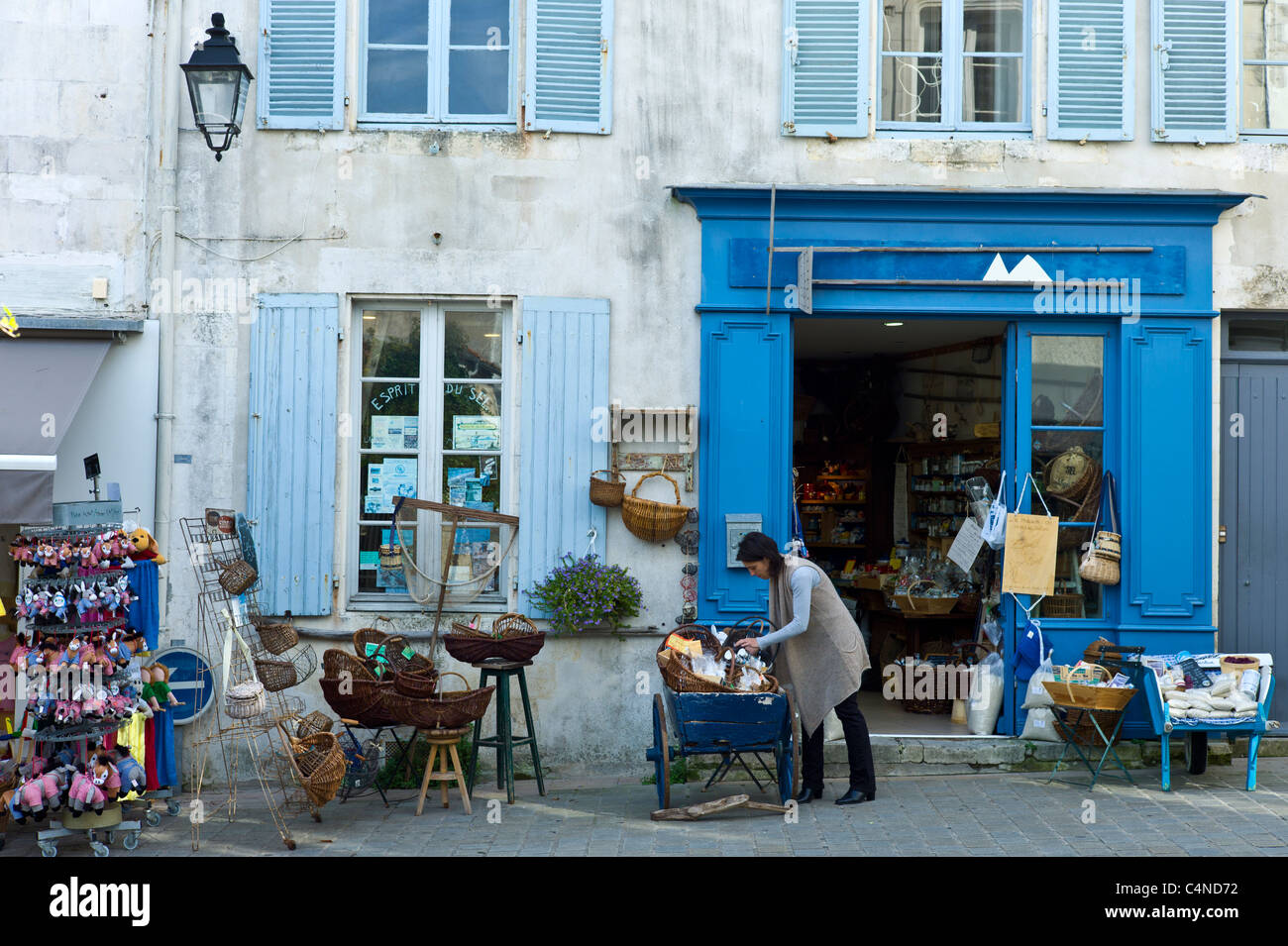 Scène de rue boutique de souvenirs à St Martin de Re, Ile de Re, France  Photo Stock - Alamy