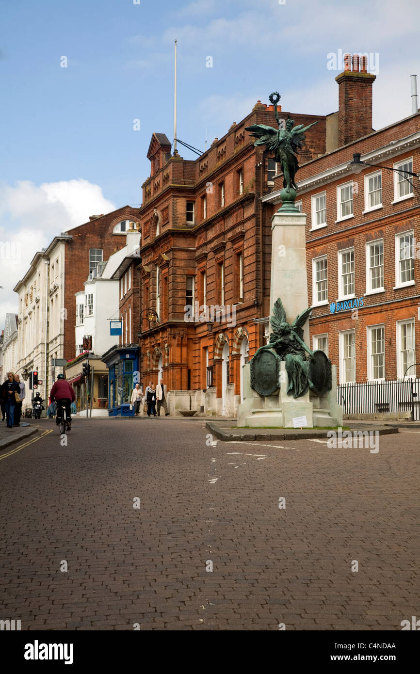 War Memorial, le centre-ville de Lewes, East Sussex, Angleterre Banque D'Images