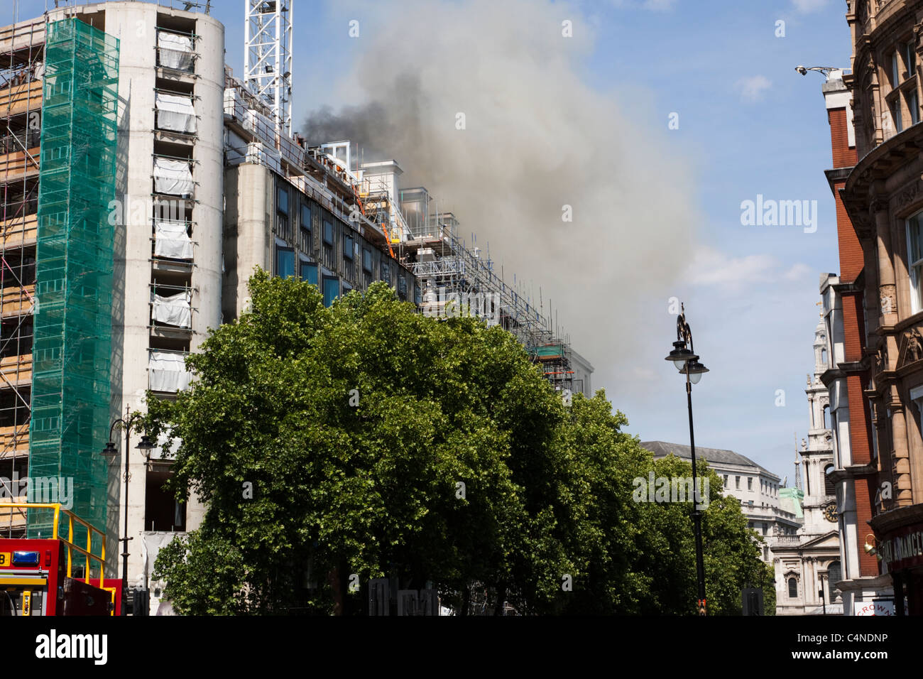 Le feu sur l'Aldwych, London, England Banque D'Images