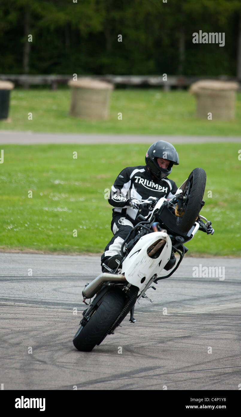 De l'écossais et champion du monde de stunt moto rider Kevin Carmichael au  Musée du moteur de Grampian Alford. 7255 SCO Photo Stock - Alamy