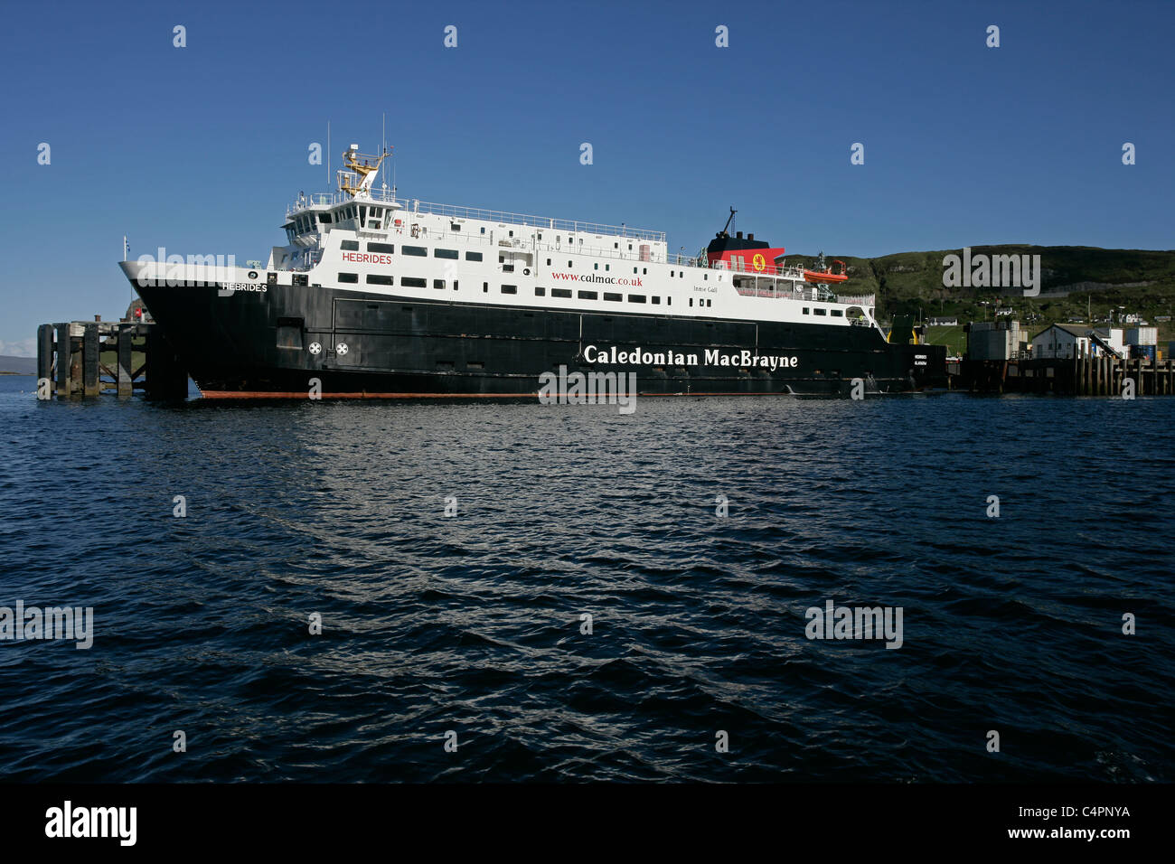 Caledonian MacBrayne 'ferry' Hébrides accosté à Uig sur l'île de Skye, Inner Hebrides Banque D'Images