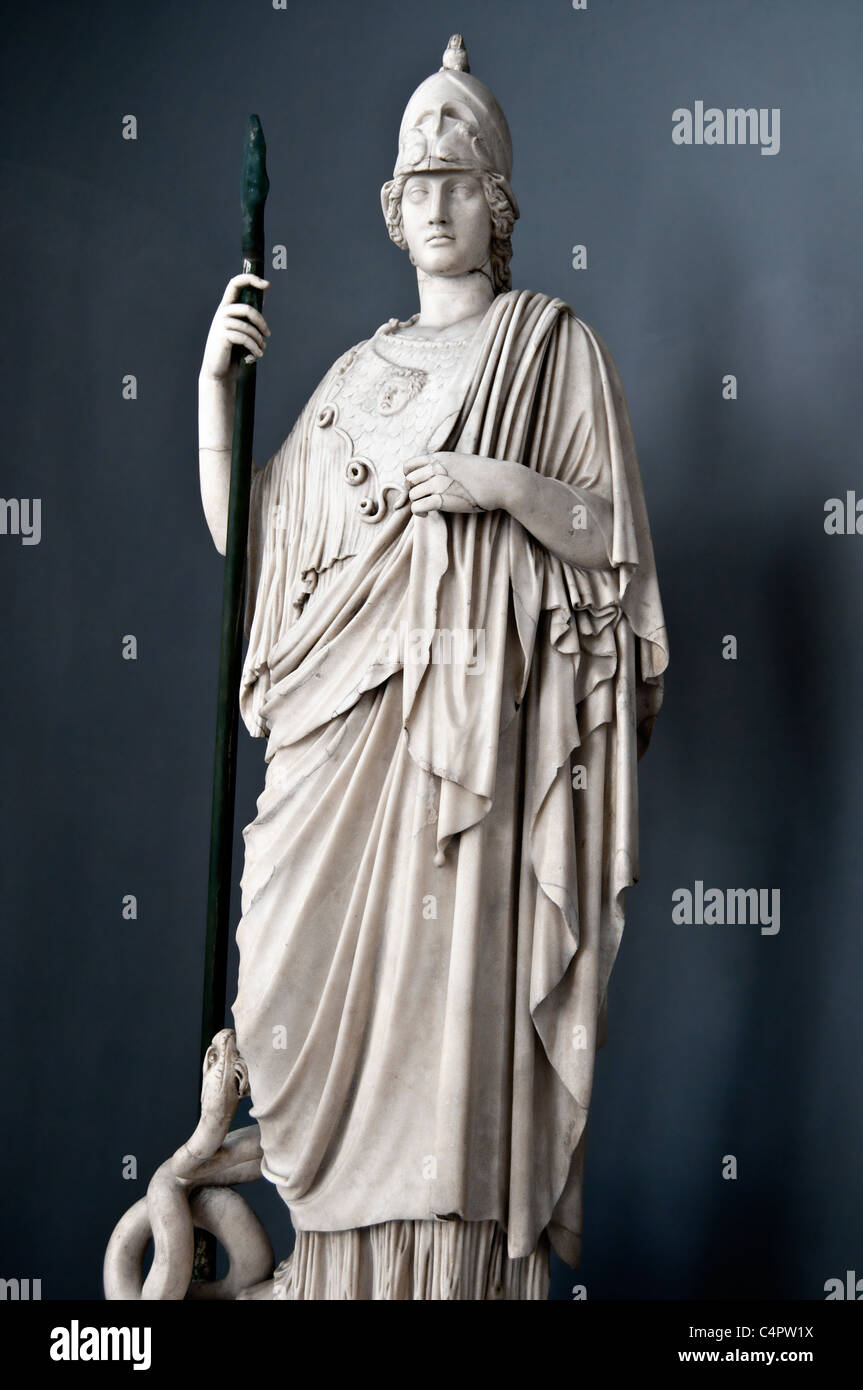 Statue de la déesse Athéna - Musées du Capitole Braccio Nuovo gallery, Italie Banque D'Images