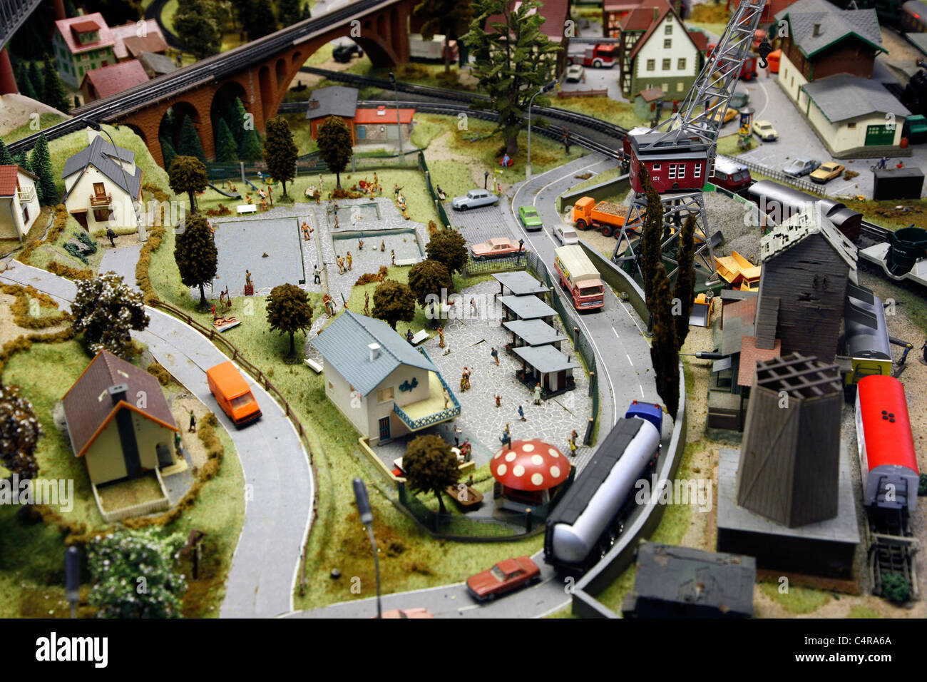 Modèle miniature installations ferroviaires, avec des cours et des bâtiments Banque D'Images