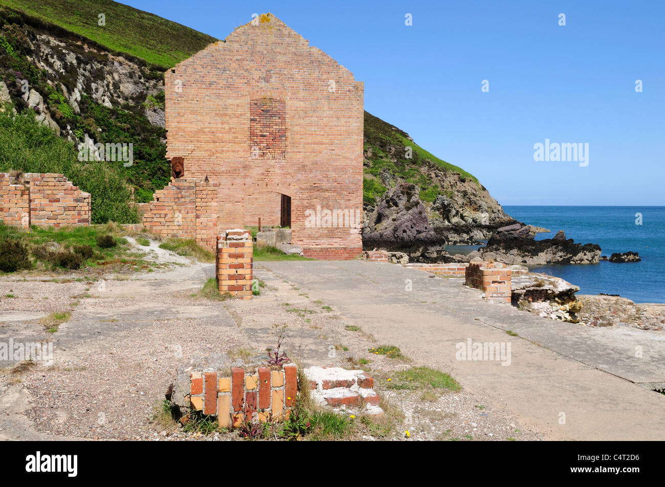 Reste Porth Wen briqueteries Szigetszentmiklós Anglesey Ynys Mon Gwynedd au Pays de Galles Cymru UK GO Banque D'Images