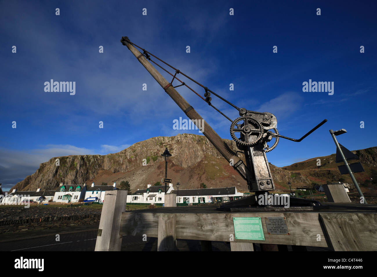 Un monument commémorant la grue à l'ardoise des carrières dans le village pittoresque d'Easdale Ellenabeich (souvent appelé). Banque D'Images