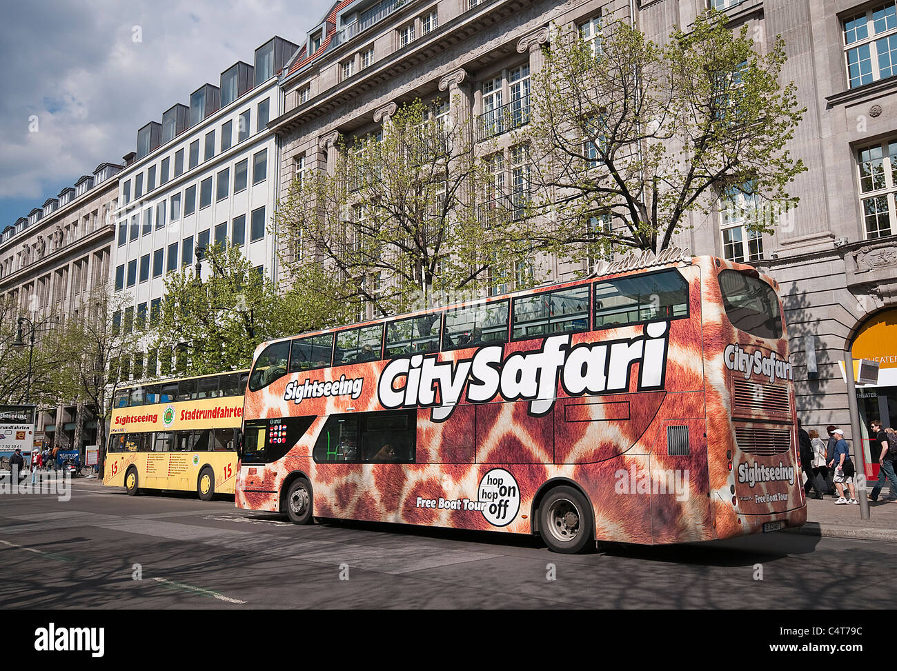 Safari city bus tours dans les rues de Berlin, Allemagne Banque D'Images