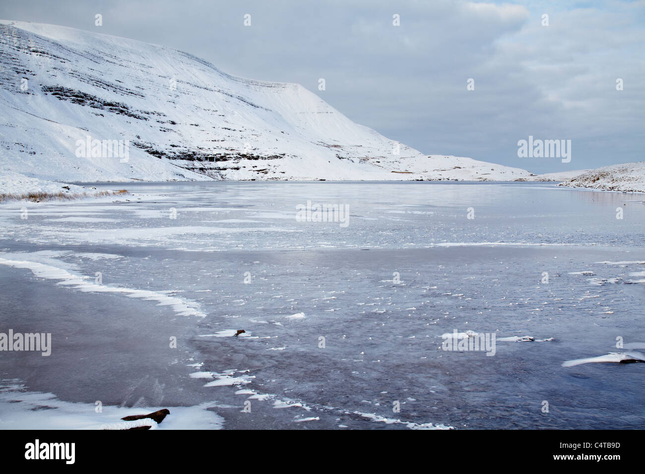 Llyn y Fan Fawr, Black Mountain, parc national de Brecon Beacons, le Pays de Galles Banque D'Images