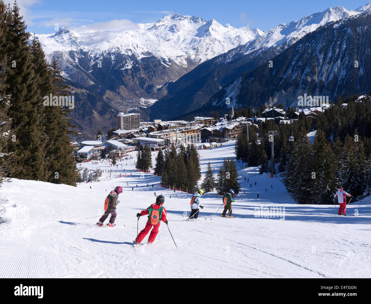 Alpes, Courchevel 1850 avec cable cars, paysage Banque D'Images