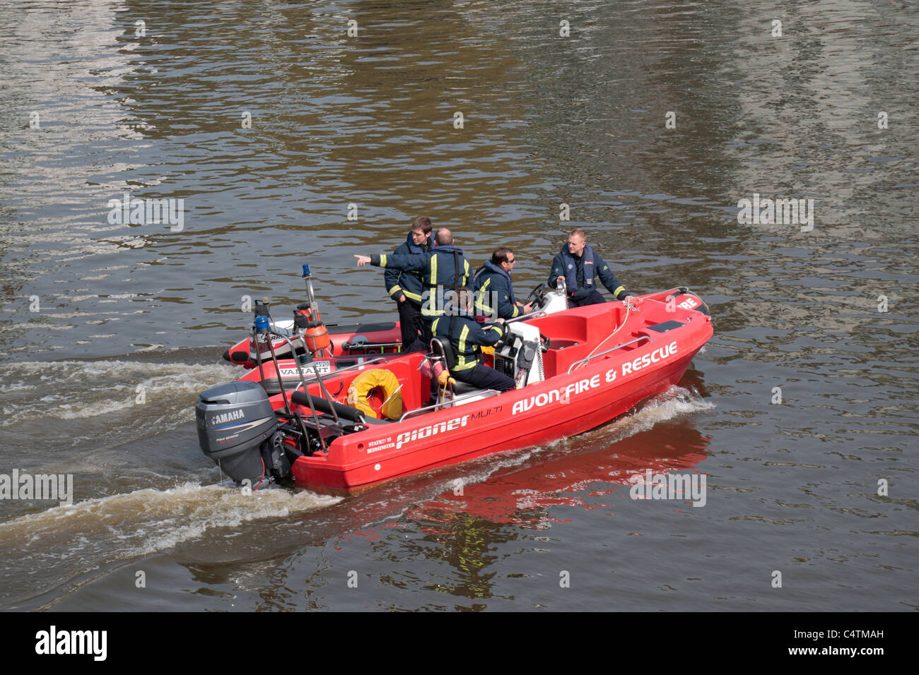 Avon fire & sauvetage croisière dans le port, Bristol, Angleterre. Banque D'Images