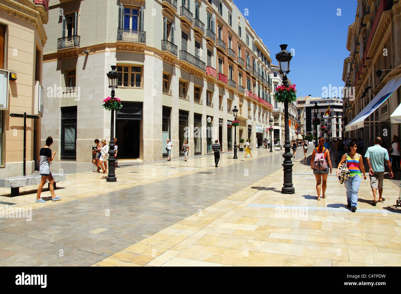 Calle Larios (rue commerçante), Malaga, Costa del Sol, la province de Malaga, Andalousie, Espagne, Europe de l'Ouest. Banque D'Images