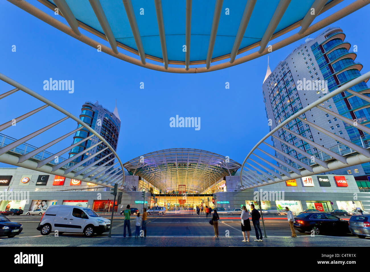 L'Europe, Portugal, centre commercial Vasco da Gama et Sao Gabriel et Sao Rafael Twin Towers Banque D'Images
